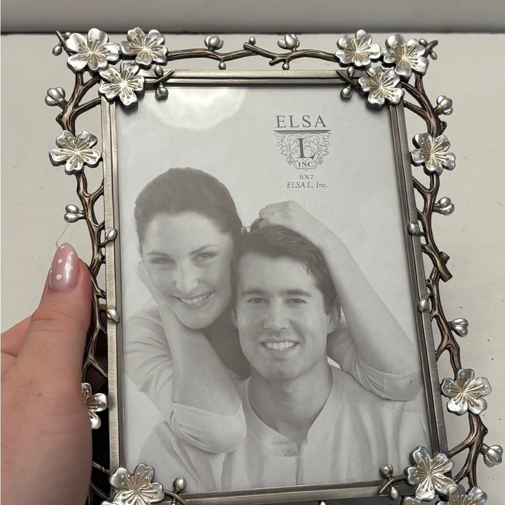 vintage Elsa L, Inc. metal photo frame, likely featuring a floral or leaf - Picture 4 of 8